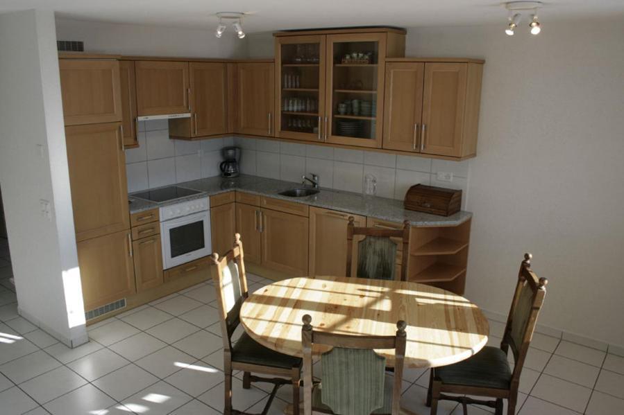 Residence Selika Leuk Bagian luar foto