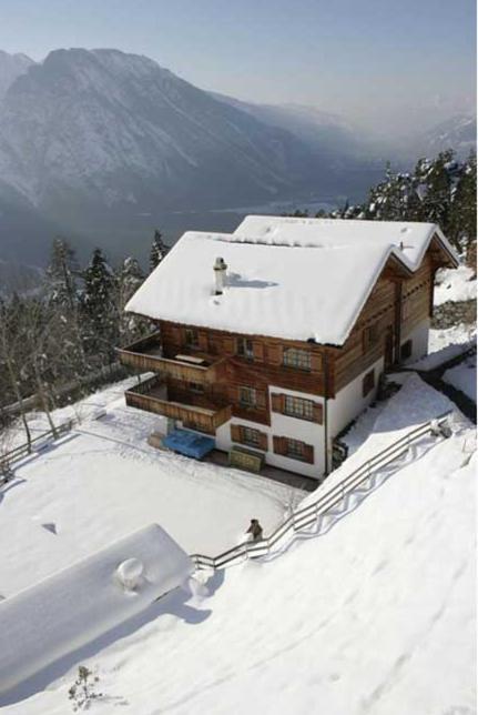 Residence Selika Leuk Bagian luar foto